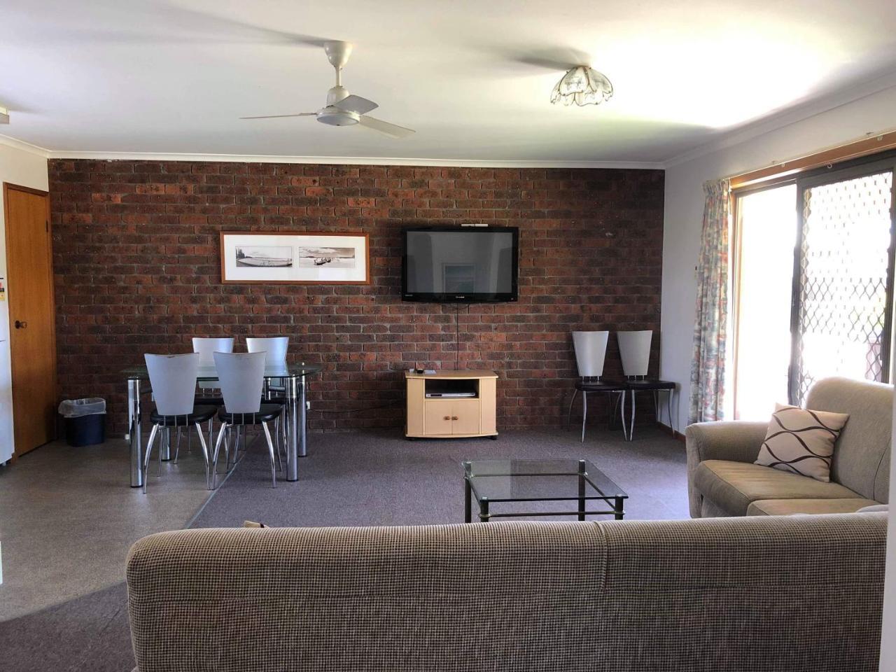 Lakes Jakaranda Holiday Units Lakes Entrance Dış mekan fotoğraf