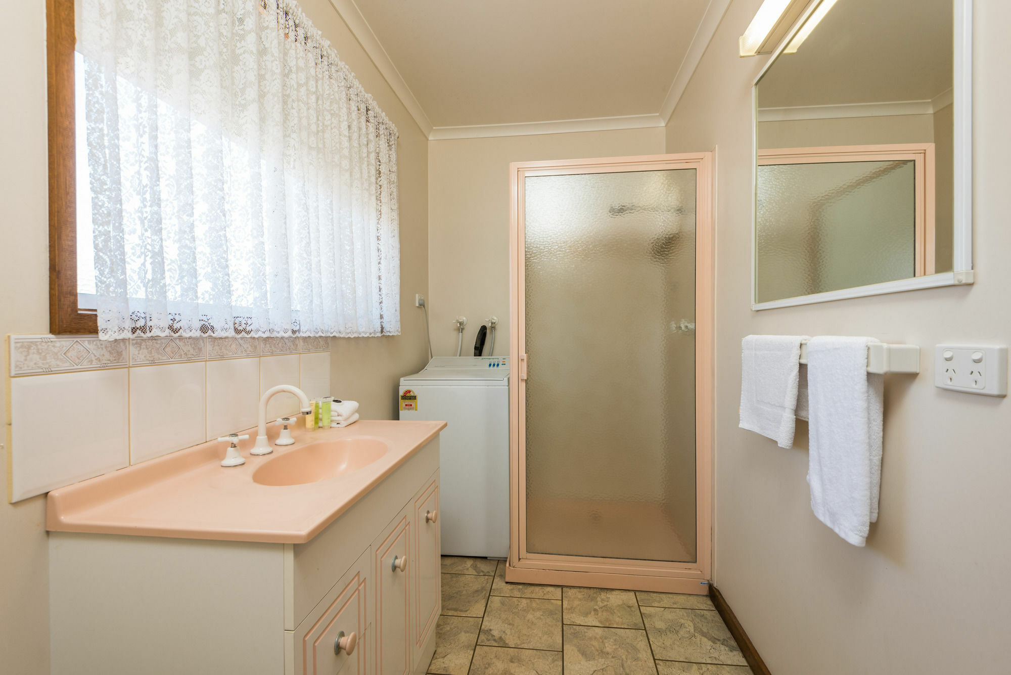 Lakes Jakaranda Holiday Units Lakes Entrance Dış mekan fotoğraf